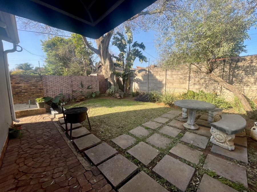 5 Bedroom Property for Sale in Brooklyn Gauteng