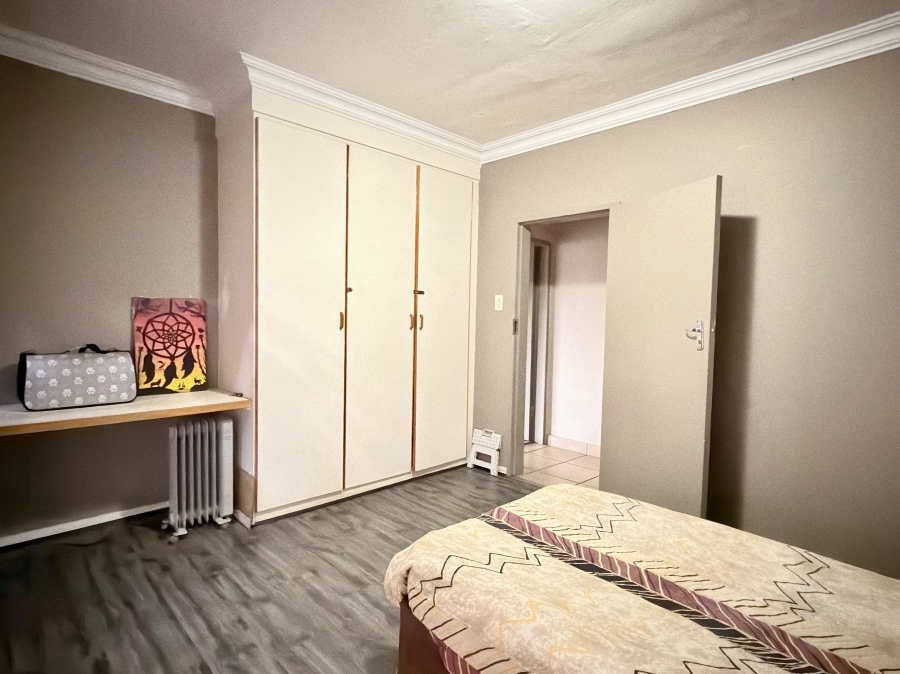 6 Bedroom Property for Sale in Die Wilgers Gauteng