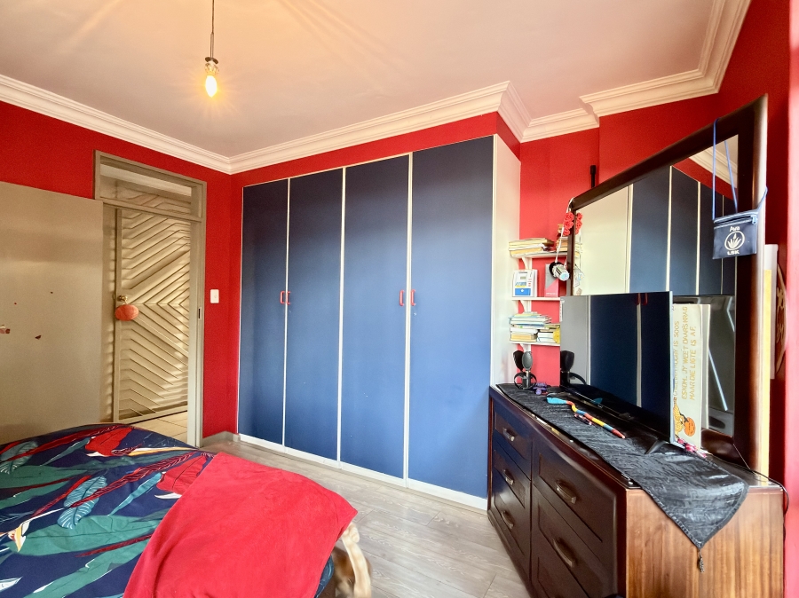 6 Bedroom Property for Sale in Die Wilgers Gauteng
