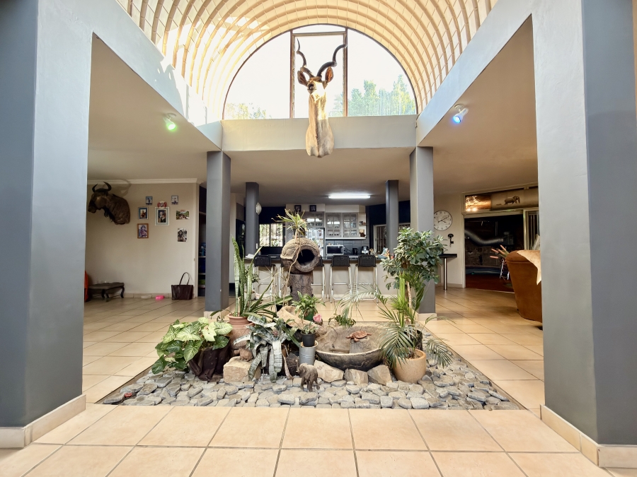 6 Bedroom Property for Sale in Die Wilgers Gauteng