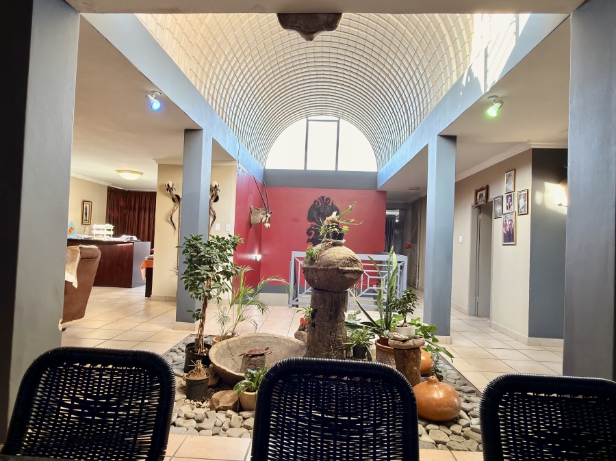 6 Bedroom Property for Sale in Die Wilgers Gauteng