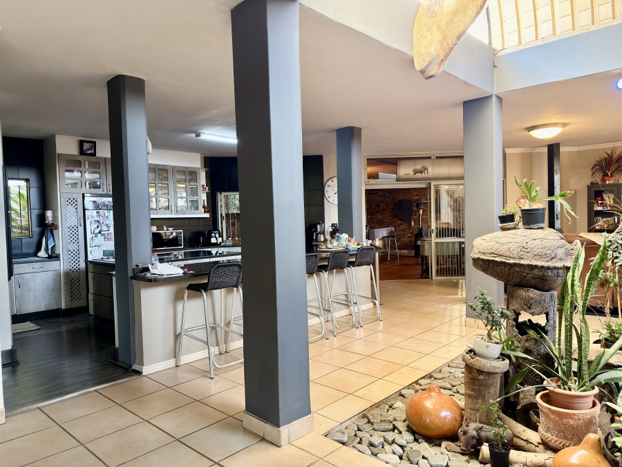 6 Bedroom Property for Sale in Die Wilgers Gauteng