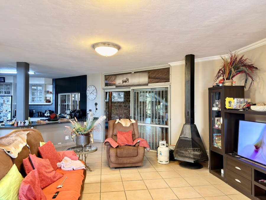 6 Bedroom Property for Sale in Die Wilgers Gauteng