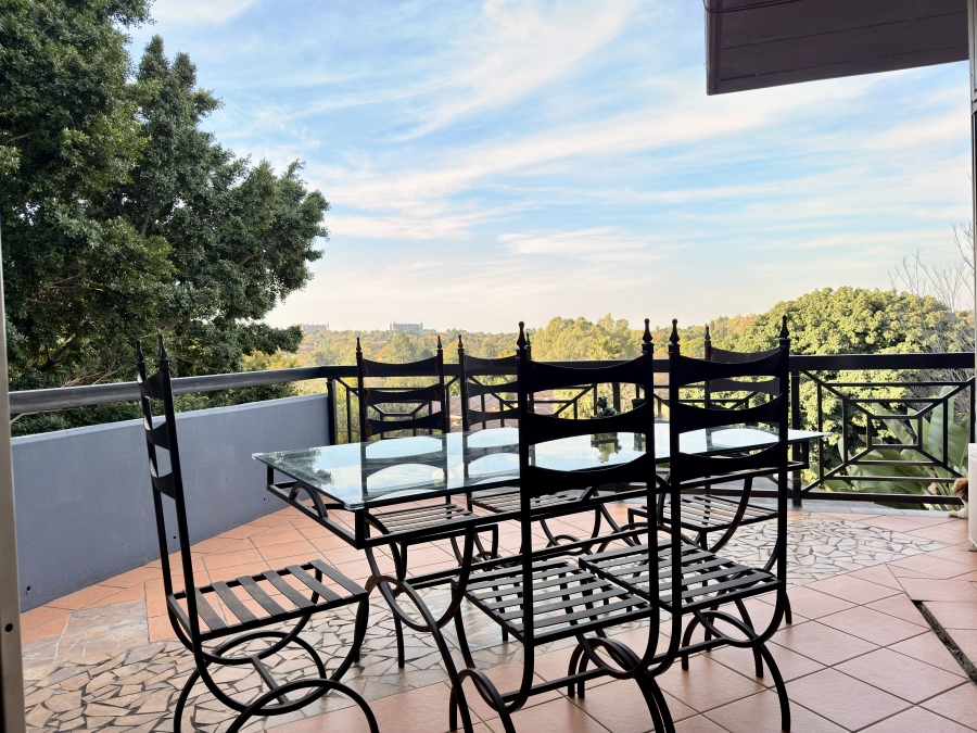 6 Bedroom Property for Sale in Die Wilgers Gauteng