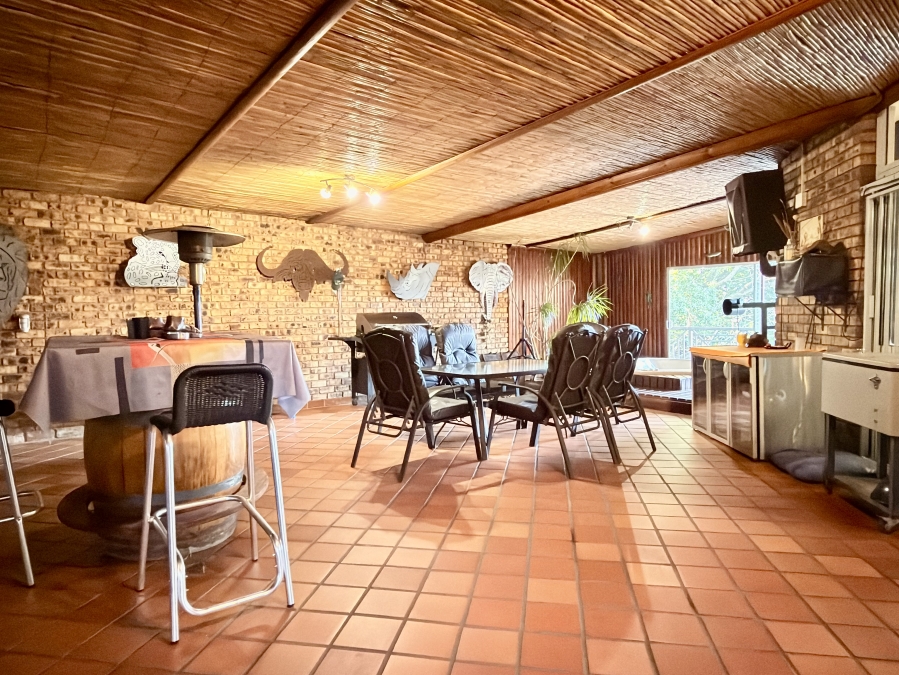 6 Bedroom Property for Sale in Die Wilgers Gauteng