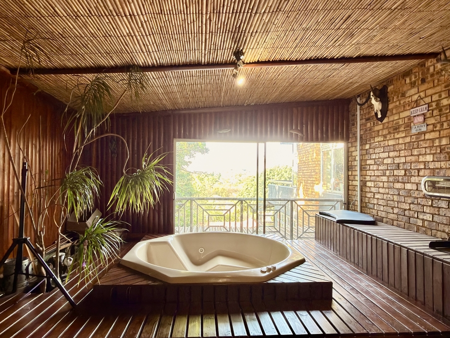 6 Bedroom Property for Sale in Die Wilgers Gauteng