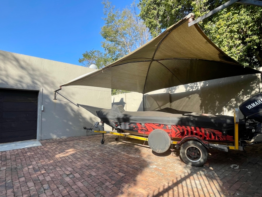 5 Bedroom Property for Sale in Erasmusrand Gauteng