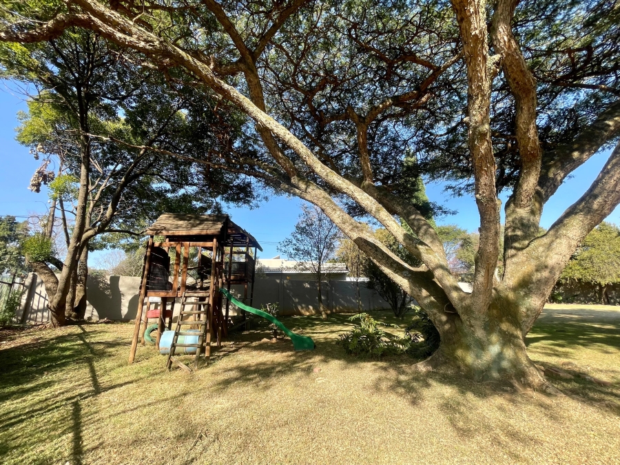 5 Bedroom Property for Sale in Erasmusrand Gauteng