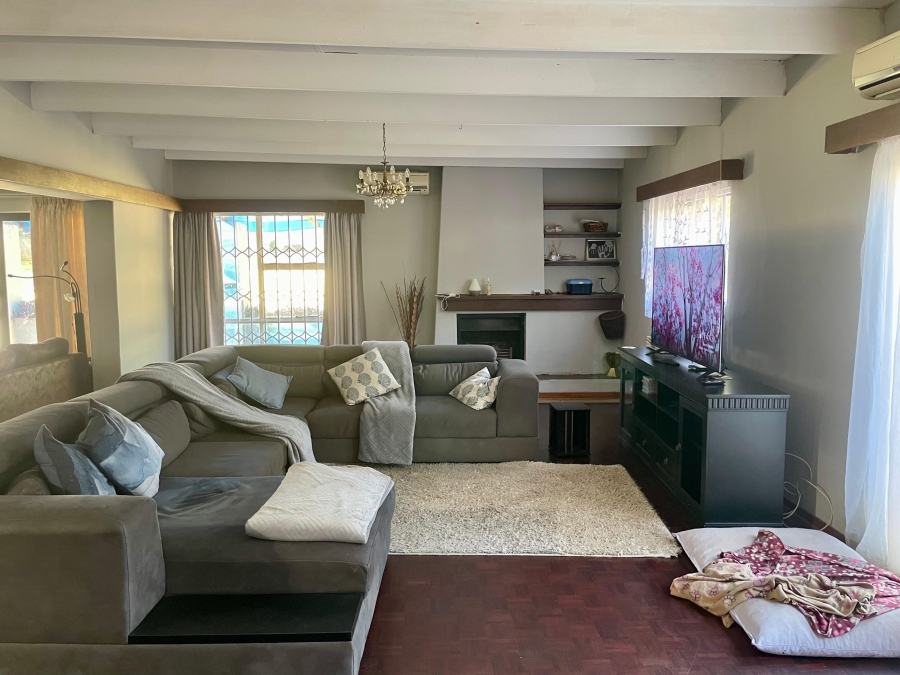 5 Bedroom Property for Sale in Erasmusrand Gauteng