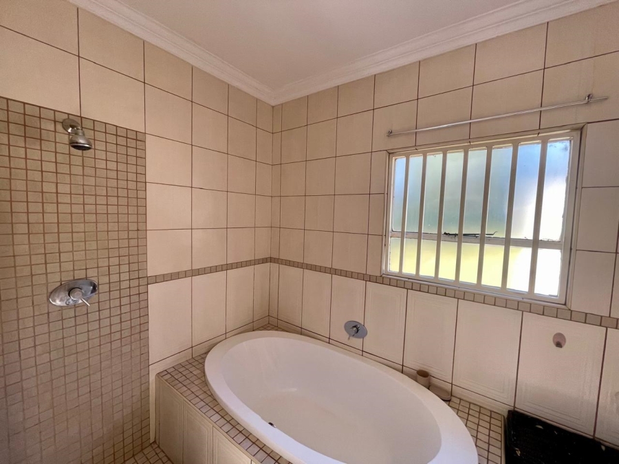 5 Bedroom Property for Sale in Erasmusrand Gauteng