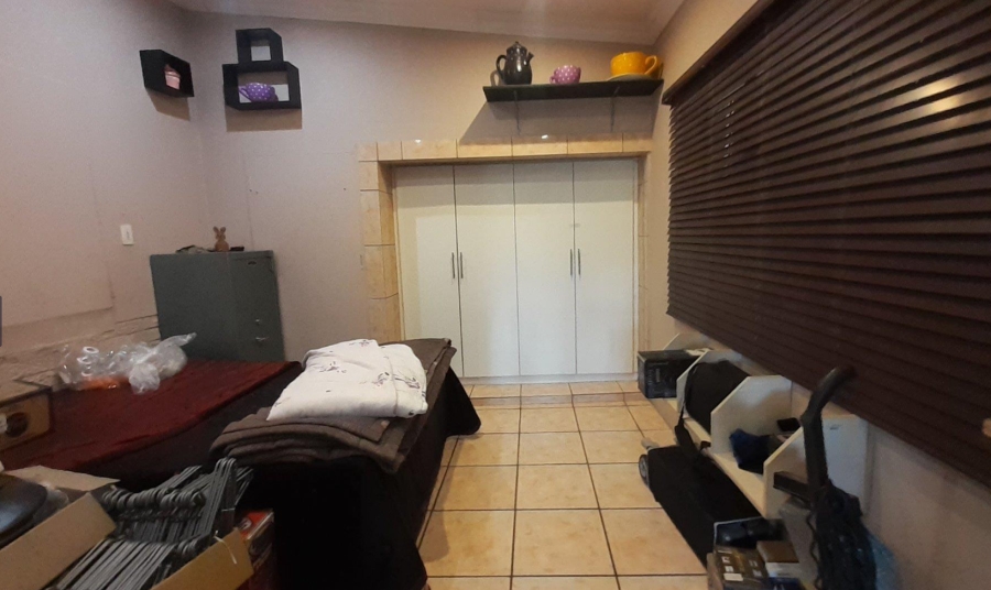 3 Bedroom Property for Sale in Zwartkop Gauteng