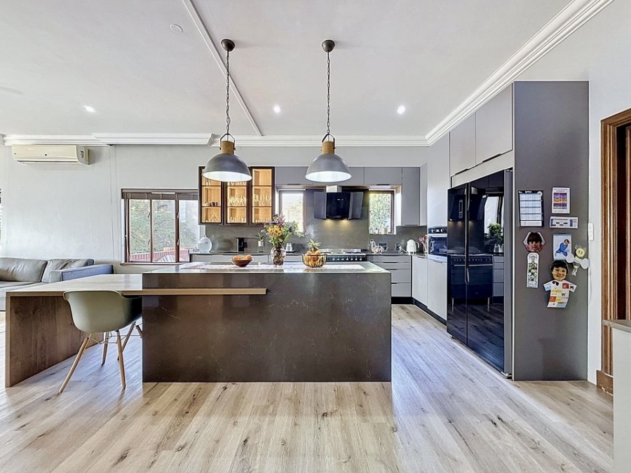 4 Bedroom Property for Sale in Woodhill Estate Gauteng