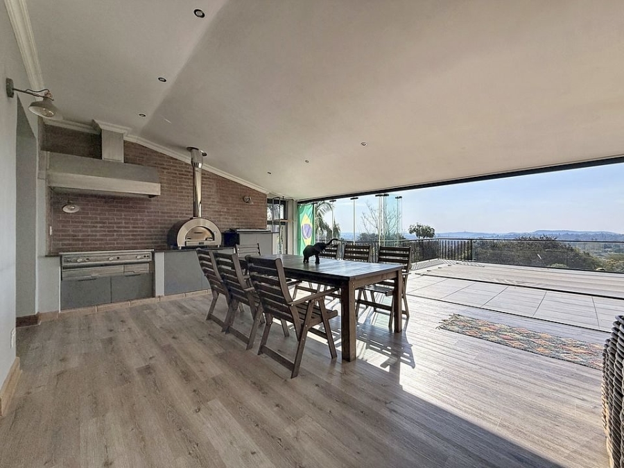 4 Bedroom Property for Sale in Woodhill Estate Gauteng
