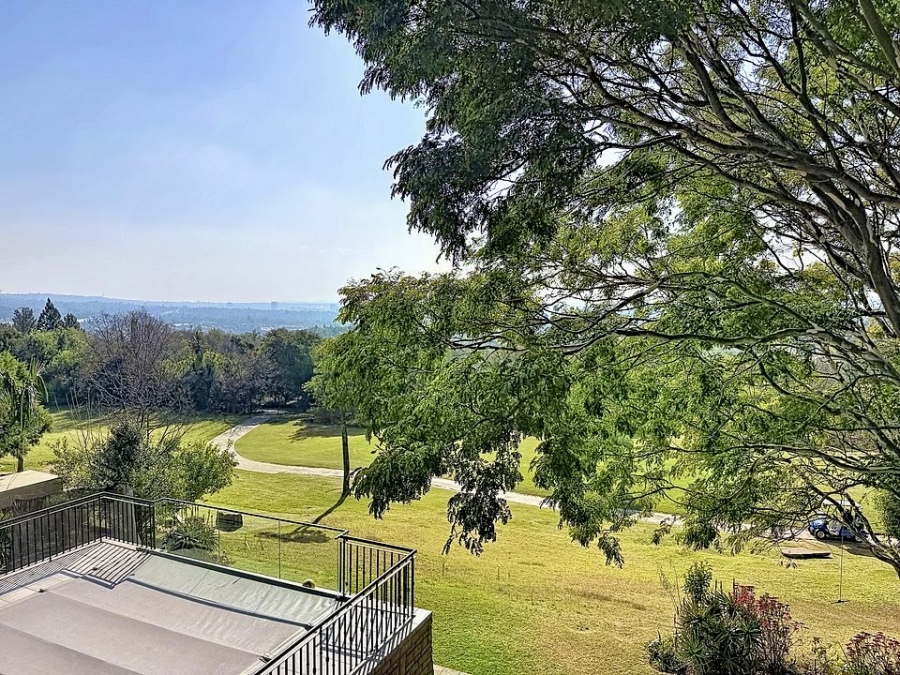 4 Bedroom Property for Sale in Woodhill Estate Gauteng