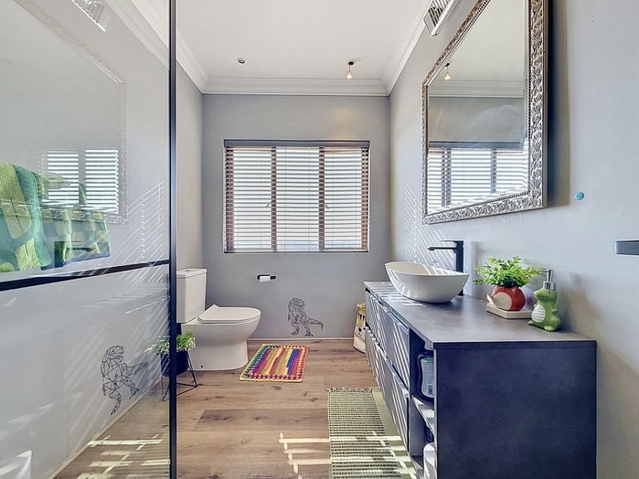 4 Bedroom Property for Sale in Woodhill Estate Gauteng