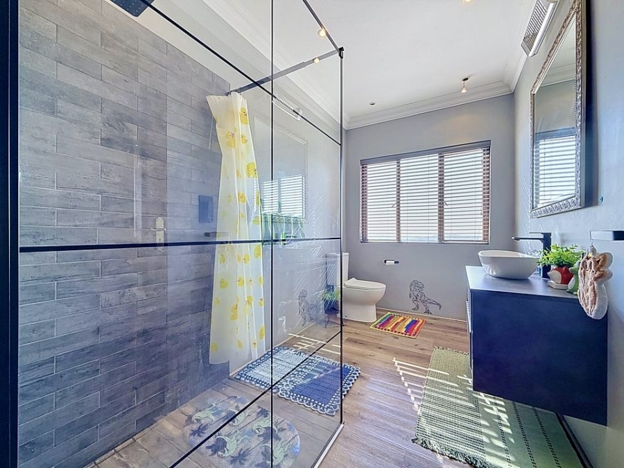 4 Bedroom Property for Sale in Woodhill Estate Gauteng