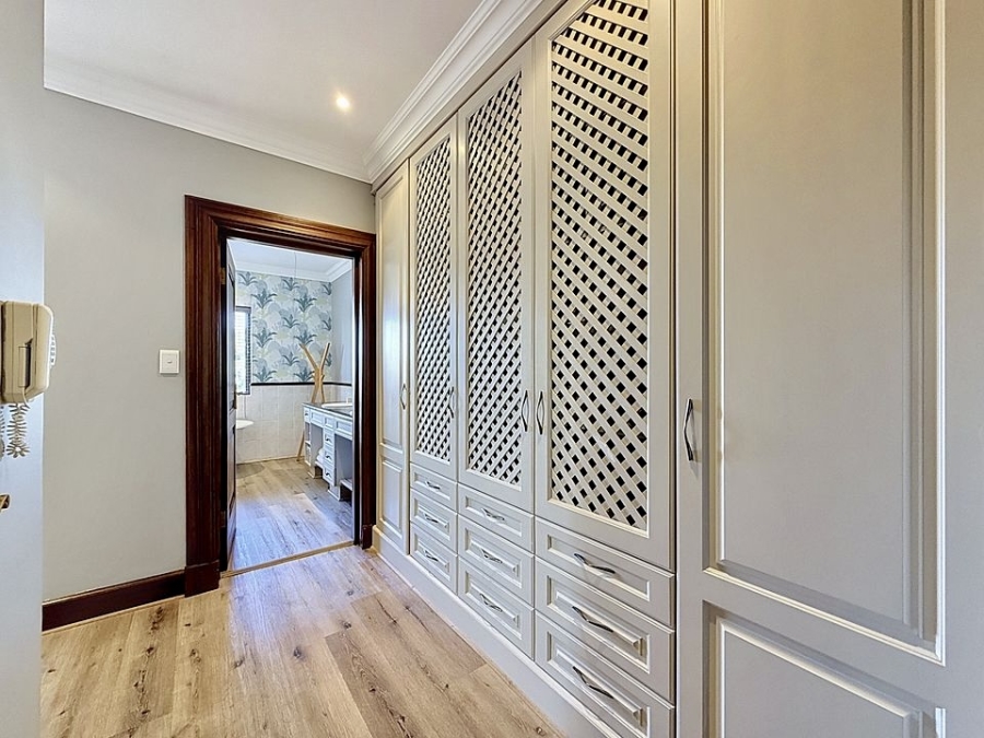 4 Bedroom Property for Sale in Woodhill Estate Gauteng