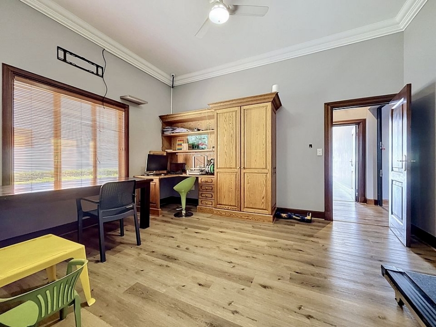 4 Bedroom Property for Sale in Woodhill Estate Gauteng