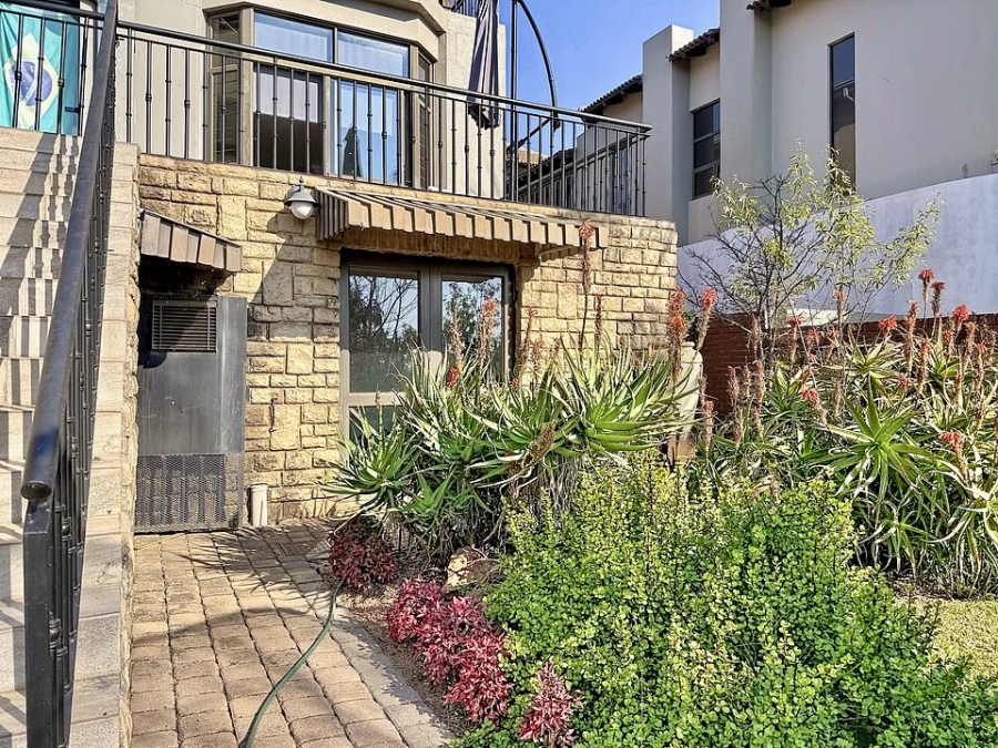4 Bedroom Property for Sale in Woodhill Estate Gauteng