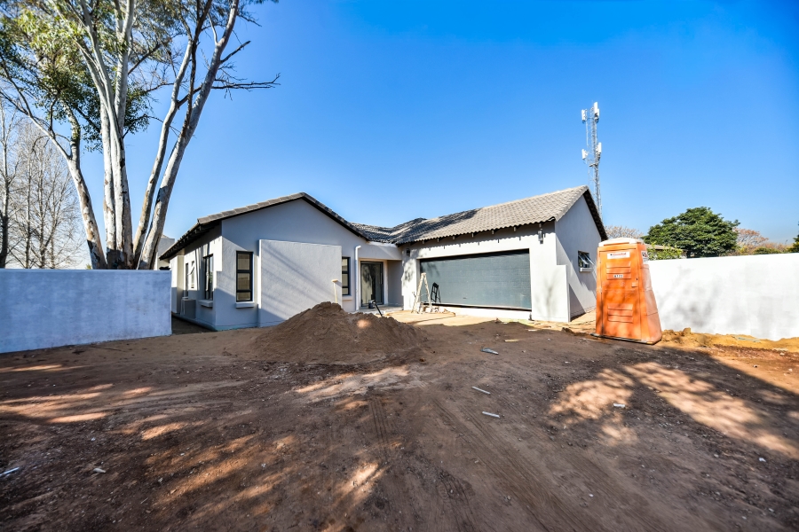 4 Bedroom Property for Sale in Silverwoods Country Estate Gauteng