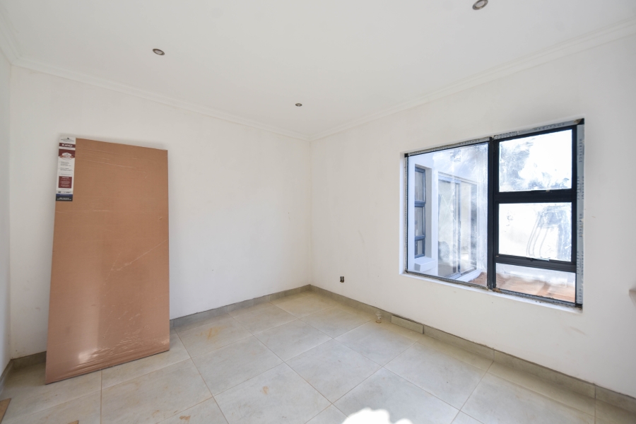 4 Bedroom Property for Sale in Silverwoods Country Estate Gauteng