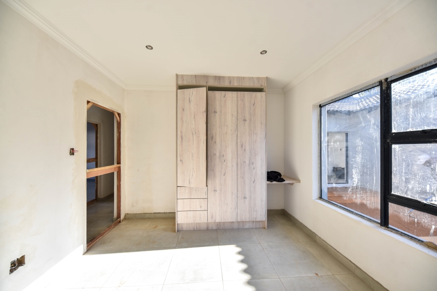 4 Bedroom Property for Sale in Silverwoods Country Estate Gauteng