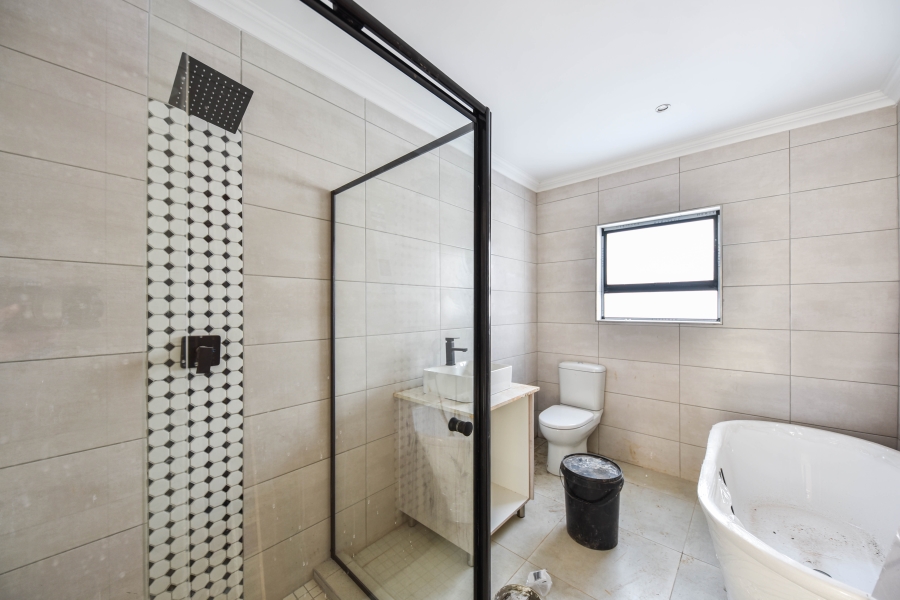 4 Bedroom Property for Sale in Silverwoods Country Estate Gauteng
