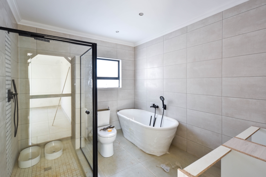 4 Bedroom Property for Sale in Silverwoods Country Estate Gauteng