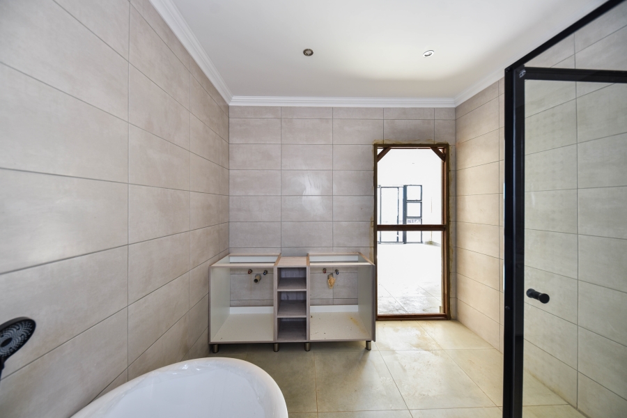 4 Bedroom Property for Sale in Silverwoods Country Estate Gauteng