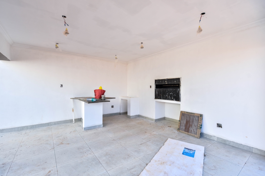 4 Bedroom Property for Sale in Silverwoods Country Estate Gauteng