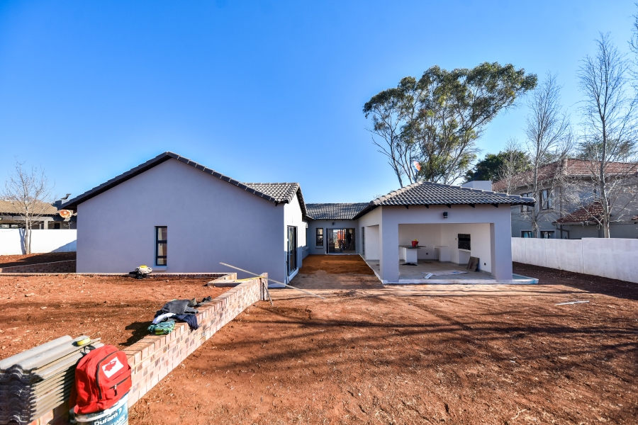 4 Bedroom Property for Sale in Silverwoods Country Estate Gauteng