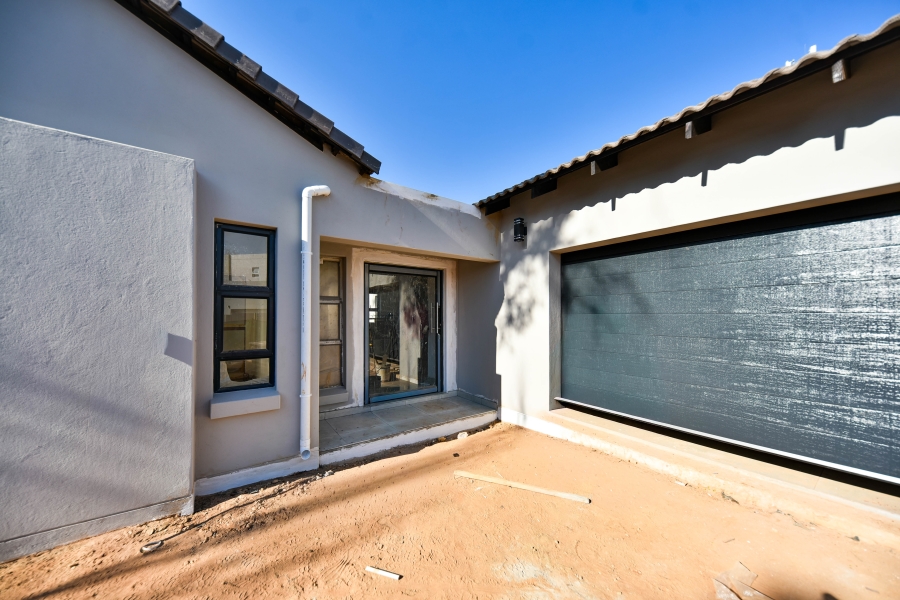 4 Bedroom Property for Sale in Silverwoods Country Estate Gauteng