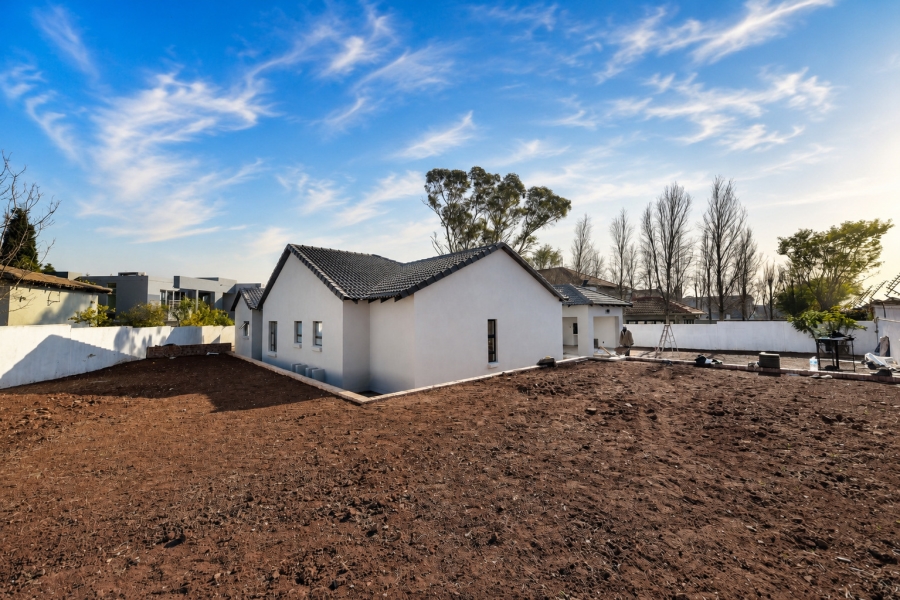 4 Bedroom Property for Sale in Silverwoods Country Estate Gauteng