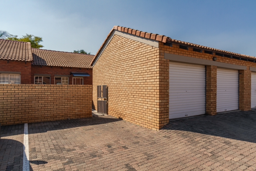 2 Bedroom Property for Sale in Equestria Gauteng