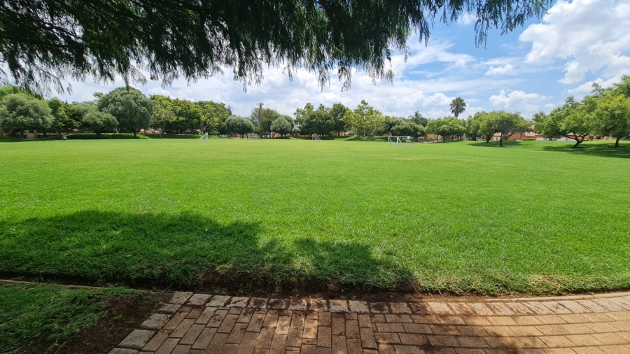 2 Bedroom Property for Sale in Equestria Gauteng