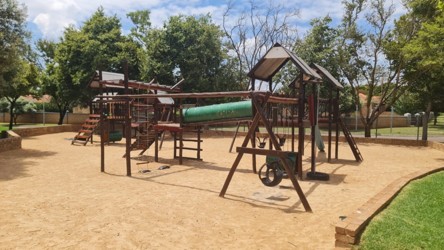 2 Bedroom Property for Sale in Equestria Gauteng