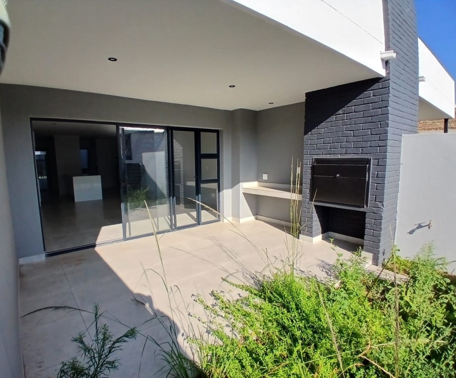 2 Bedroom Property for Sale in Equestria Gauteng