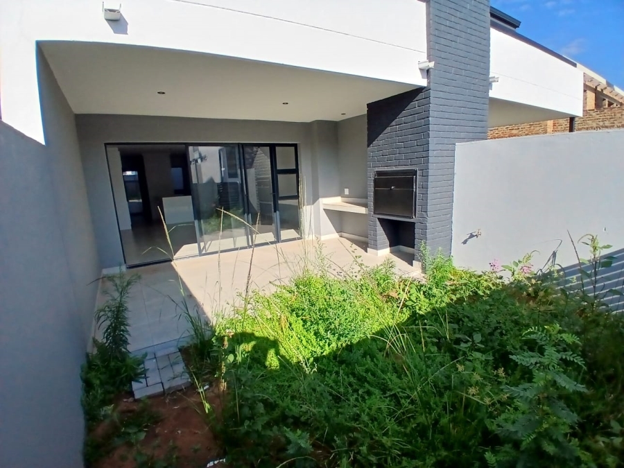 2 Bedroom Property for Sale in Equestria Gauteng