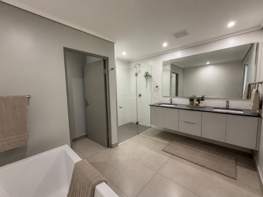 To Let 3 Bedroom Property for Rent in Ascend to Midstream Gauteng