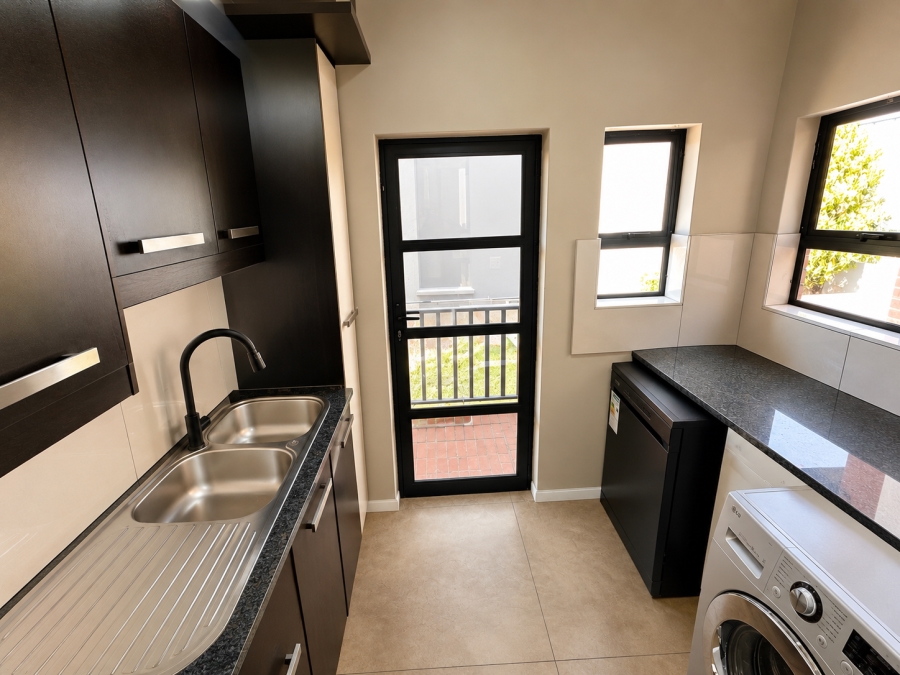 To Let 3 Bedroom Property for Rent in Thatchfield Estate Gauteng