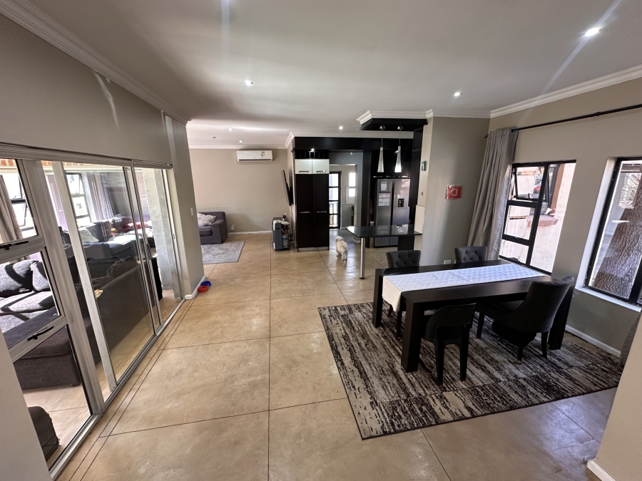 To Let 3 Bedroom Property for Rent in Thatchfield Estate Gauteng