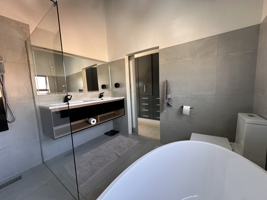 To Let 3 Bedroom Property for Rent in Thatchfield Estate Gauteng