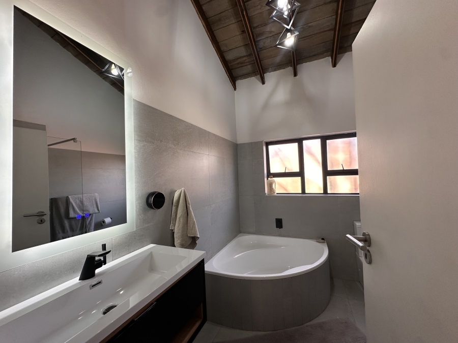 To Let 3 Bedroom Property for Rent in Thatchfield Estate Gauteng