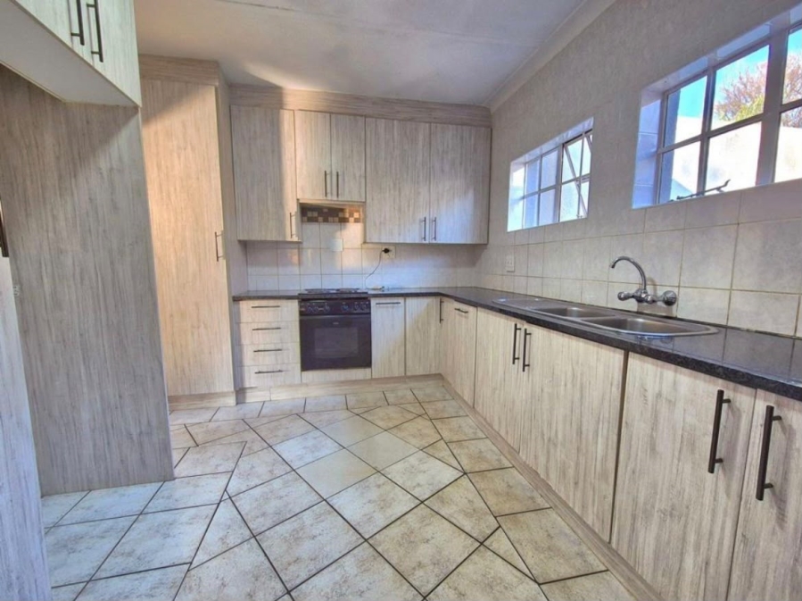 5 Bedroom Property for Sale in Dalpark Gauteng