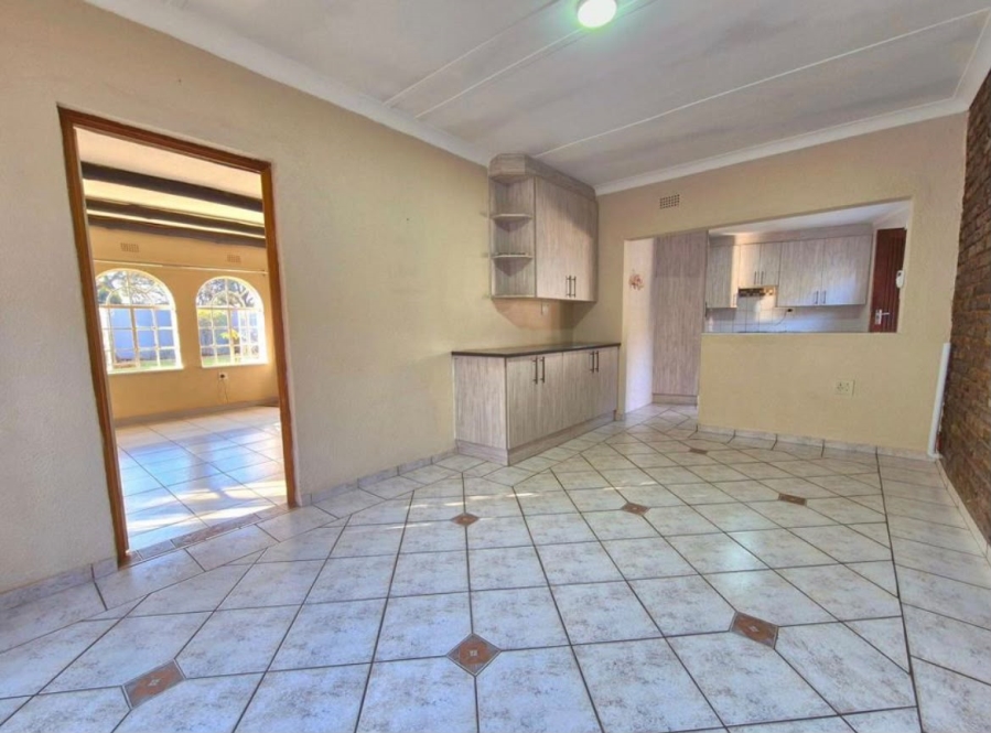 5 Bedroom Property for Sale in Dalpark Gauteng