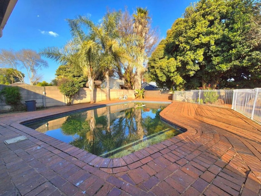 5 Bedroom Property for Sale in Dalpark Gauteng