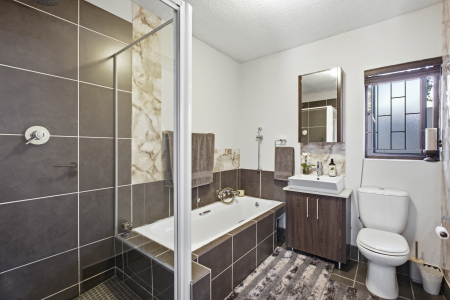 2 Bedroom Property for Sale in Craigavon Gauteng