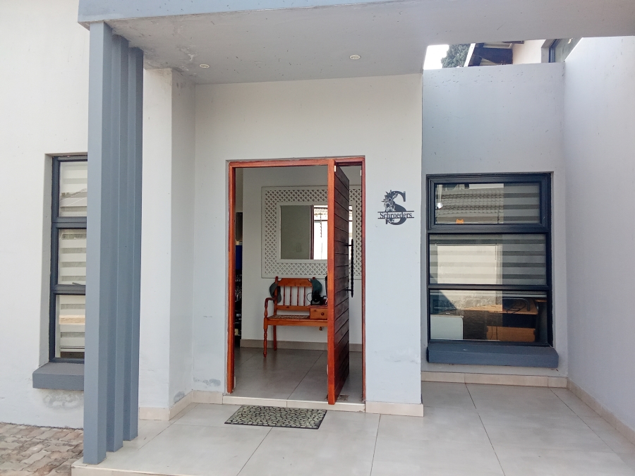 To Let 4 Bedroom Property for Rent in Brackenhurst Gauteng