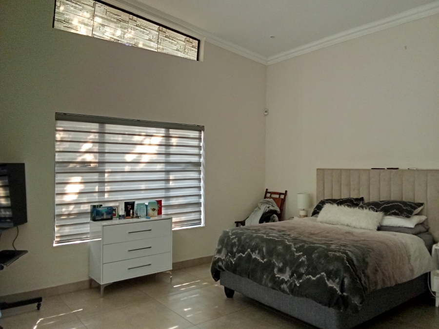 To Let 4 Bedroom Property for Rent in Brackenhurst Gauteng