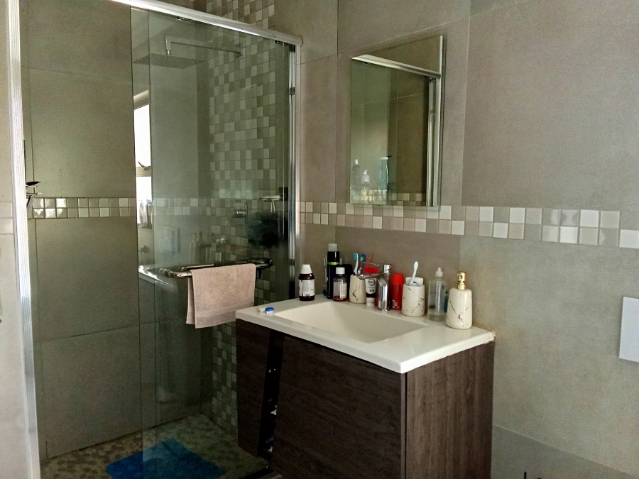 To Let 4 Bedroom Property for Rent in Brackenhurst Gauteng